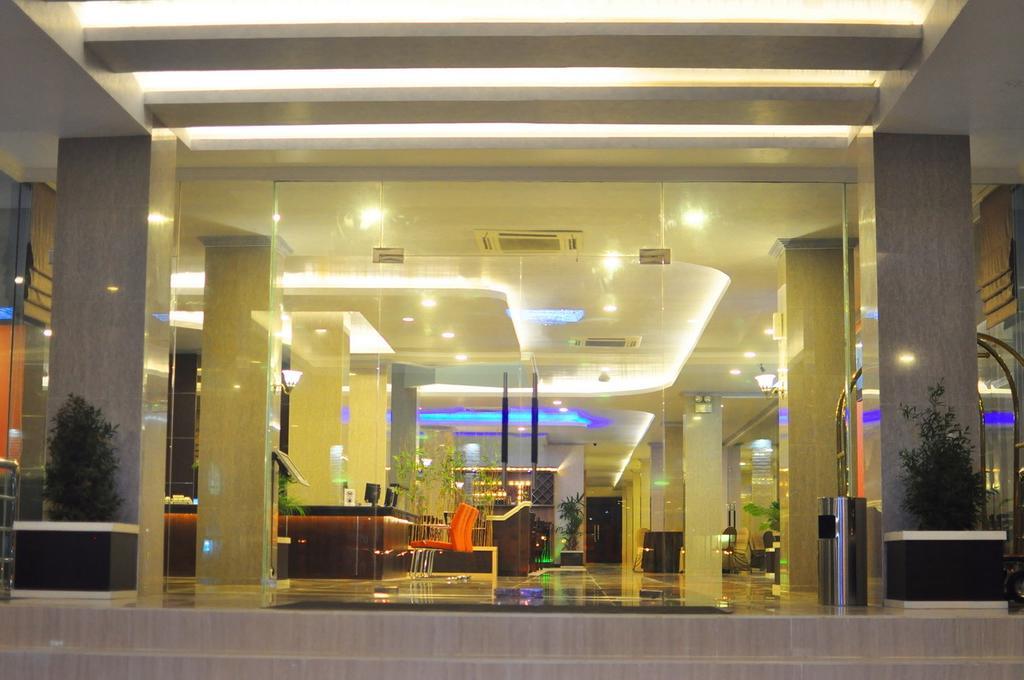 Pandanaran Prawirotaman Yogyakarta Hotel Luaran gambar
